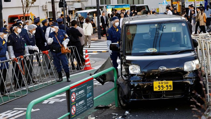A view of the scene after a car crashed into a barricade near the Israeli embassy in Tokyo, Japan, November 16, 2023.   REUTERS/Irene Wang     TPX IMAGES OF THE DAY