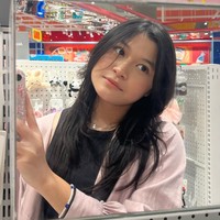 Kini sudah remaja, anak ketiga Okie Agustina dengan mantan suaminya, Pasha Ungu berhasil curi atensi melalui parasnya yang cantik. Jarang tersorot, gadis cantik yang bernama Nasha Anaya itu kini sudah berusia 14 tahun. Foto: Instagram/@nasha.anayaa