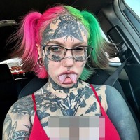 Kierstyn Milligan atau Orylan adalah wanita yang terobsesi dengan modifikasi tubuh. Selain 14 tato yang menghiasi hampir setiap bagian tubuhnya, Orylan juga membuat lidahnya terbelah dan mentato bola mata yang menghabiskan biaya total $50.000 (Rp 778 jutaan). Foto: Instagram @orylan1999