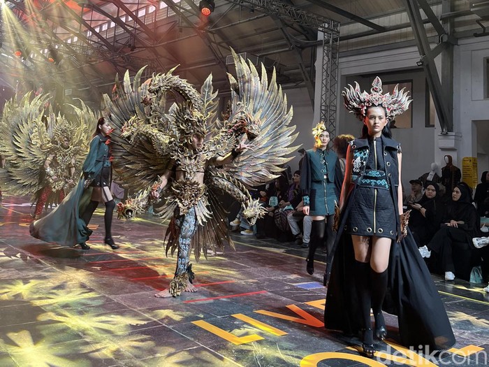 Pembukaan acara Spotlight dimulai dari tanggal 16 November 2023 hingga 18 Desember 2023 di Pos Bloc Jakarta