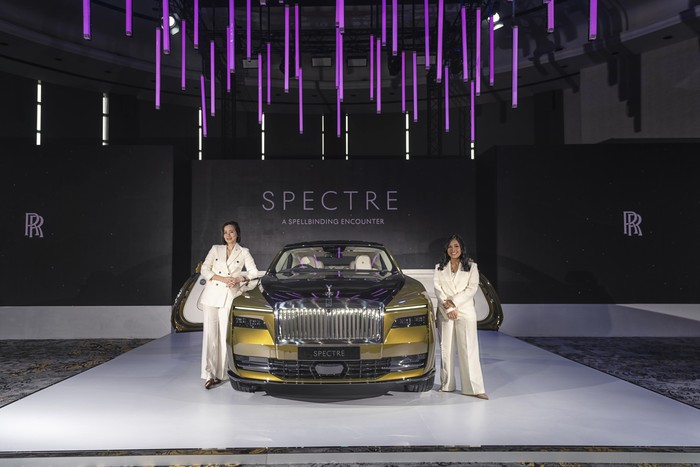 Rolls-Royce Spectre Listrik