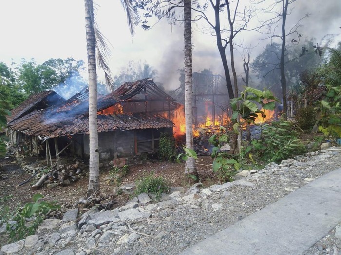 Rumah terbakar di Desa Pulutan Wetan, Wuryantoro, Wonogiri, Kamis (16/11/2023).