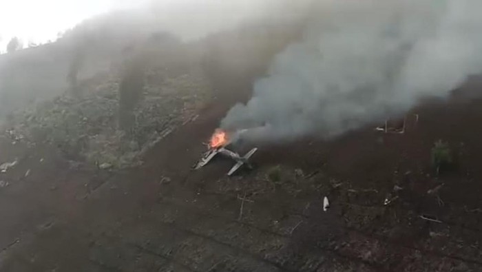 super tucano jatuh di bromo pasuruan
