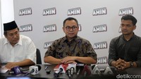 Timnas pasangan Anies-Muhaimin Sudirman Said, Usama Abdul Aziz dan Gus Muhasin memberikan keterangan pers di Rumah Perubahan, Jalan Diponegoro, Jakarta Pusat, Kamis (16/11/2023). 