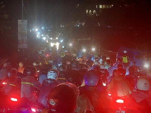 Tebing di Jalan Raya Batutulis Bogor Longsor, Lalin Macet