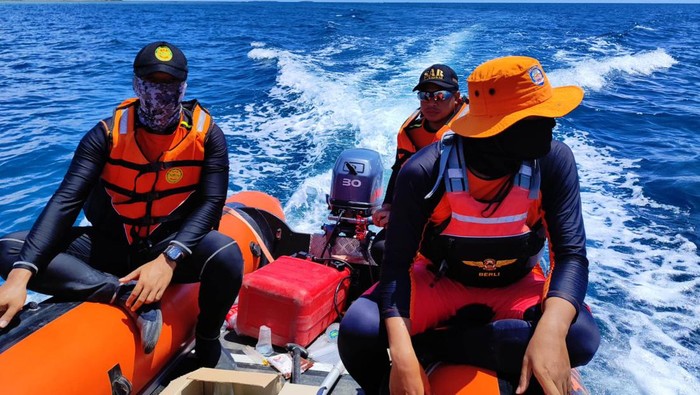 Tim SAR melakukan pencarian terhadap nelayan yang hilang di Pohuwato.