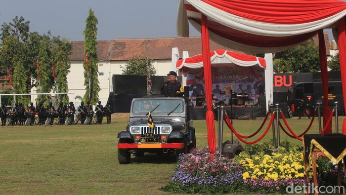 Wakapolda Jatim jadi warga kehormatan Brimob Wakapolda Jatim jadi warga kehormatan Brimob