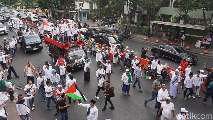 Aksi Bela Palestina di Surabaya