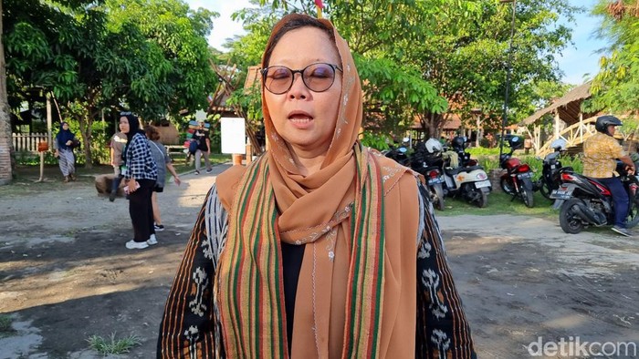 Koordinator nasional jaringan GUSDURian, Alissa Wahid saat menghadiri Festival Beda Setara di Kampung Mataraman, Panggungharjo, Bantul, Jumat (17/11/2023).