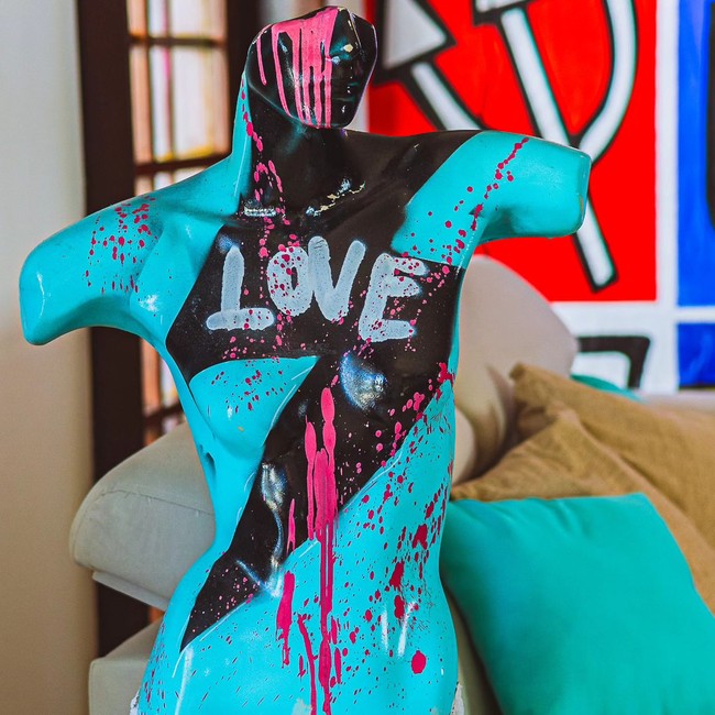 Ini salah satu perabot seksi yang ada di rumah Arthur. Foto: Instagram Arthur O Urso