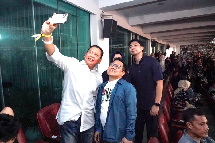 Bamsoet Nonton Coldplay