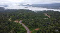 Proyek jalan ini  senilai Rp 137,8 Miliar ini juga melibatkan masyarakat lokal dalam pengerjaan struktur seperti pemasangan batu, pembesian, pengecoran dan beberapa Sumber Daya Manusia (SDM) yang diberdayakan menjadi flagman di proyek Jalan Muri-Kwatisore sehingga dapat berkolaborasi menghasilkan karya terbaik.