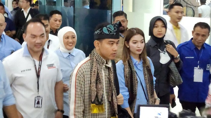 Calon wakil presiden (cawapres) Koalisi Indonesia Maju (KIM), Gibran Rakabuming Raka, melakukan kunjungannya ke Jambi (Adrial-detikcom)
