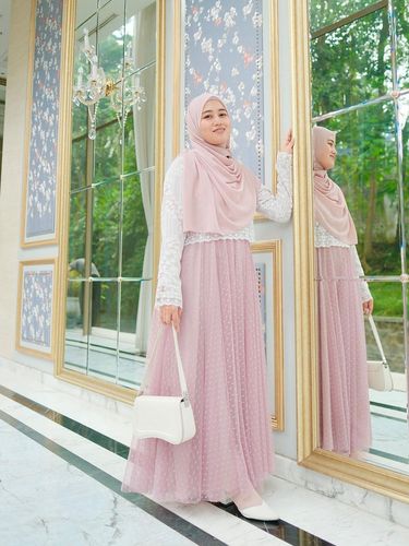 Foto Vina Fauziah, pendiri brand hijab Zayra Hijab