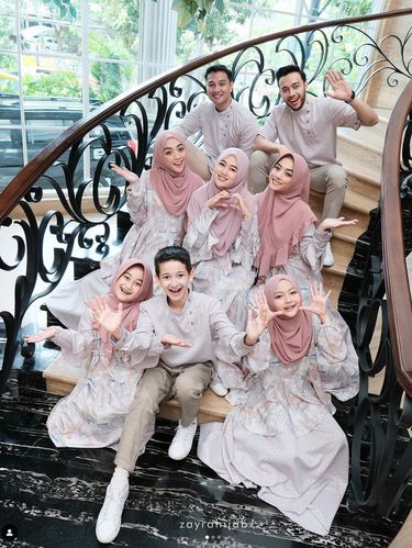 Foto Vina Fauziah, pendiri brand hijab Zayra Hijab