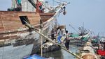 Geliat Aktivitas Pemeliharaan Pinisi di Pelabuhan Sunda Kelapa