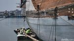 Geliat Aktivitas Pemeliharaan Pinisi di Pelabuhan Sunda Kelapa