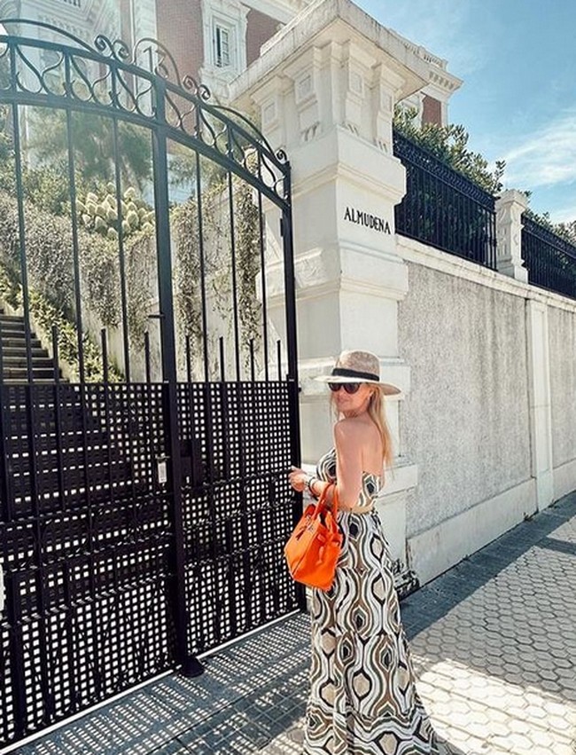 Terkait dengan isu perselingkuhan yang menyeret namanya, Genoveva membantah keras atas tuduhan tersebut. Foto: Instagram