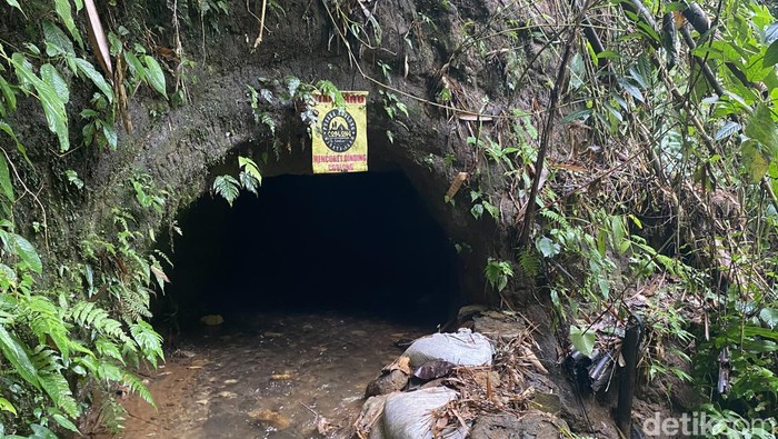 Gua Coblong di Sukabumi
