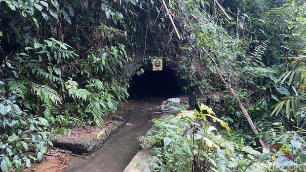 Gua Coblong di Sukabumi