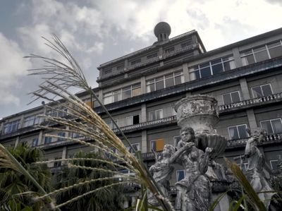 7 Hotel Terbengkalai yang Bikin Merinding, Berani Nginap?