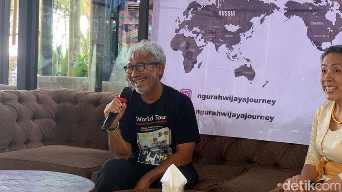 Ida Bagus Ngurah Wijaya di Sanur, Denpasar, Jumat (17/11/2023). (Foto: Rizki Setyo Samudero/detikBali)