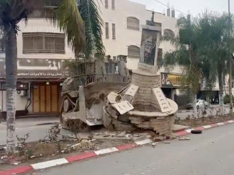 Israel Hancurkan Monumen Yasser Arafat di Tepi Barat