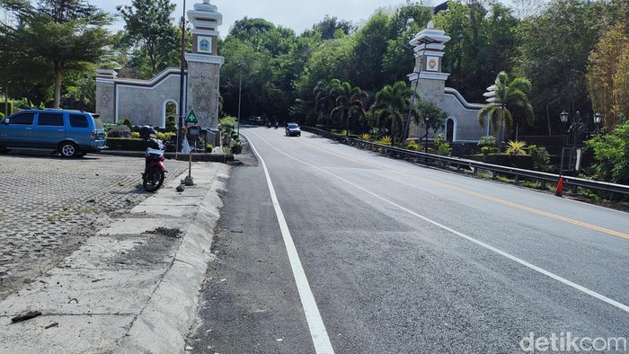 Jalan di Hargodumilah menuju Slumprit, Jogja.