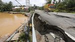 Gawat! Jalan Lintas Nasional di Aceh Barat Nyaris Putus