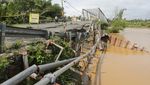 Gawat! Jalan Lintas Nasional di Aceh Barat Nyaris Putus