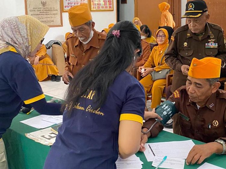 Kala Ratusan Veteran Periksa Kesehatan Gratis