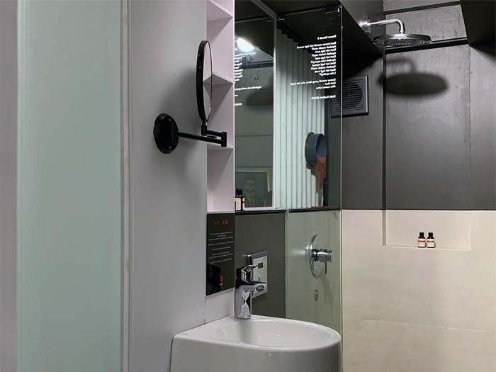 Kamar mandi PituRooms/via PituRooms