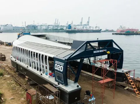 Neon Moon II kapal pembersih sampah dari Coldplay yang akan ditempatkan di Sungai Cisadane.