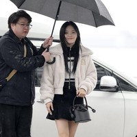 Pelantun ‘Cupid’ itu terlihat di Bandara Internasional Incheon sebelum penerbangannya ke Los Angeles. Keena akan ‘mewakili’ FIFTY FIFTY hadir di acara penghargaan Billboard Music Awards 2023. Foto: dok. Instagram @keena_fiftyfifty