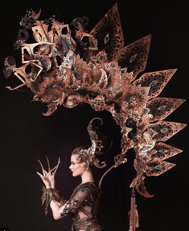 Perjuangan Fabienne di Miss Universe 2023 belum berakhir hingga final yang berlangsung pada Sabtu (18/11/2023). Bubah pun mengajak masyarakat untuk mendukung perempuan 23 tahun itu. “Bismillah, mohon dukungannya ya teman2.. apapun yg udh terjadi,anak ini adalah perwakilan kita Indonesia,votingnya yaa,” ajaknya. (Foto: Instagram/@bubahalfian)