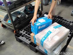 Melihat Lebih Dekat Kecanggihan AI dalam Proses Bungkus Paket di Blibli