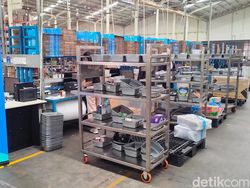 Melihat Lebih Dekat Kecanggihan AI dalam Proses Bungkus Paket di Blibli