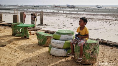 Menikmati Desiran Air Pantai Samboang Bulukumba