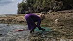 Menikmati Desiran Air Pantai Samboang Bulukumba