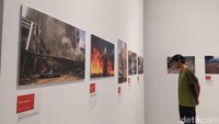 Perlu diketahui karya fotografer Detikcom Pradita Utama dengan karya Merekam Jalan Panjang Pembagunan Jakarta International Stadium dan Rifkianto Nugroho juga ikut andil dalam pameran ini.
