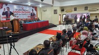 Dalam pidatonya, Anies menekankan perlunya pemilu yang bersih dan bebas dari kecurangan. 