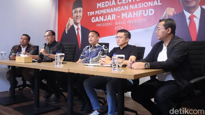 Momen Tim Hukum TPN Ganjar-Mahfud Buka Suara soal Celotehan Aiman