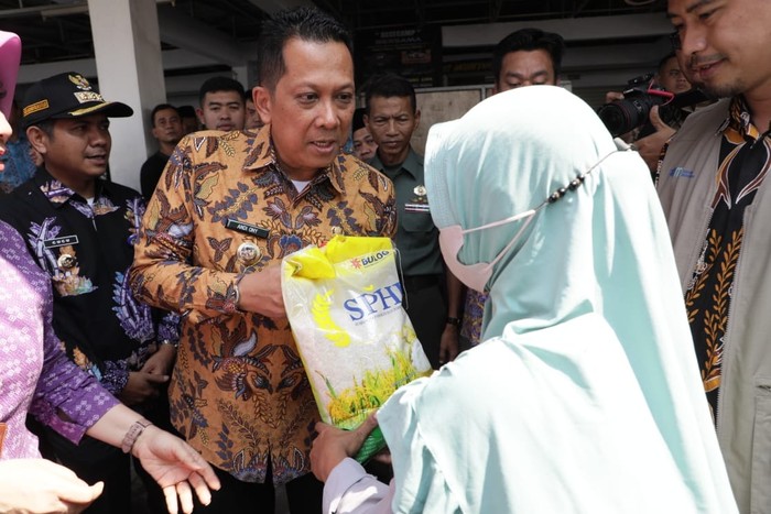 Pemkab Tangerang Gelar Operasi Pasar Beras Murah