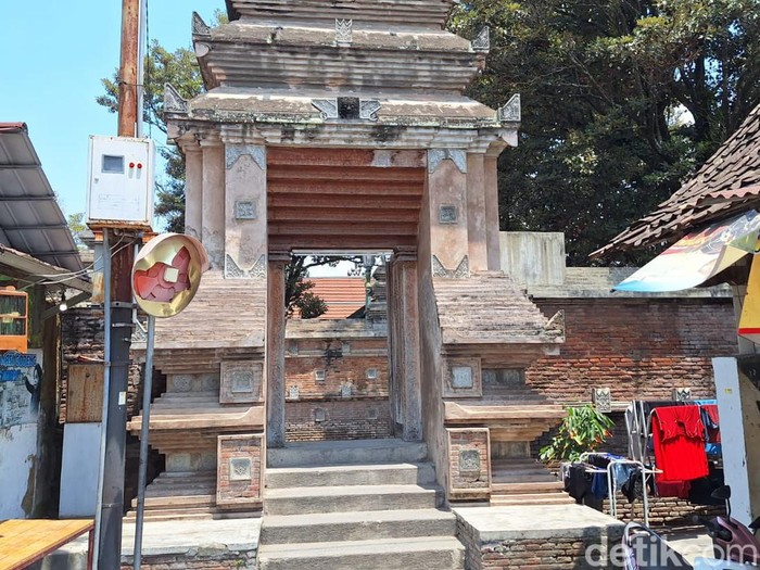 Pintu masuk Kompleks Makam Raja-raja Mataram di Kotagede