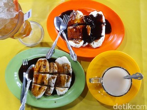Menjajal Kuliner Pisang Epe Khas Makassar di Pantai Losari