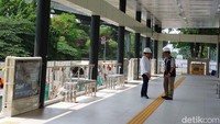 Hal ini disampaikan oleh Direktur Utama PT Transjakarta Welfizon Yuza dalam site visit Halte Cawang Central, Jakarta Timur, Jumat (17/11/2023).  
