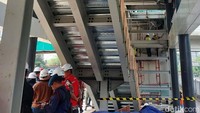 Langkah revitalisasi Halte Cawang Central ini sejalan dengan program TransJakarta dalam merevitalisasi 45 halte yang dimulai sejak pertengahan 2022. Direktur Teknik dan Digital PT Transjakarta Mohamad Indrayana mengatakan, dari jumlah tersebut, saat ini yang revitalisasinya sudah rampung dan telah beroperasi ialah sebanyak 32 halte.  