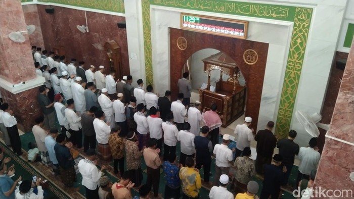 Salat gaib untuk Palestina di Masjid Agung Al-Imam Majalengka