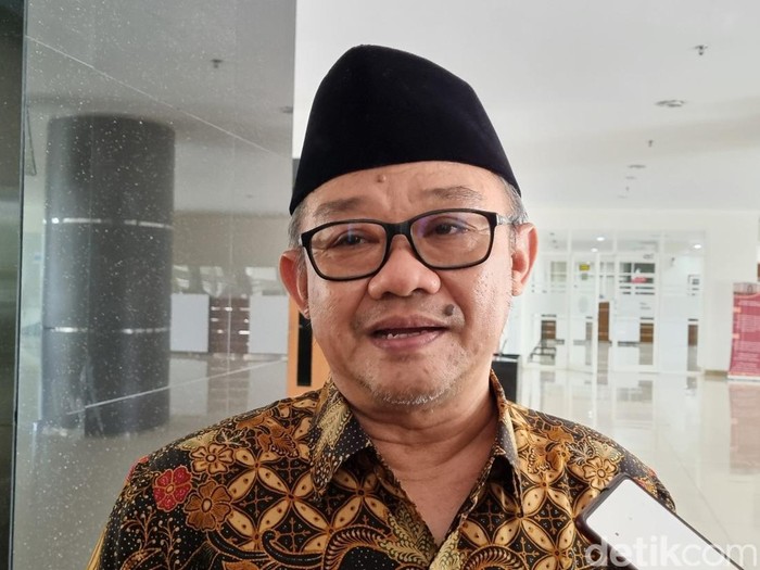Sekretaris Umum PP Muhammadiyah, Prof Abdul Muti saat memberikan keterangan di kampus UAD, Banguntapan, Bantul, Jumat (17/11/2023).