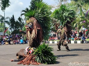 Asal-usul Seni Helaran Bebegig Sukamantri Ciamis